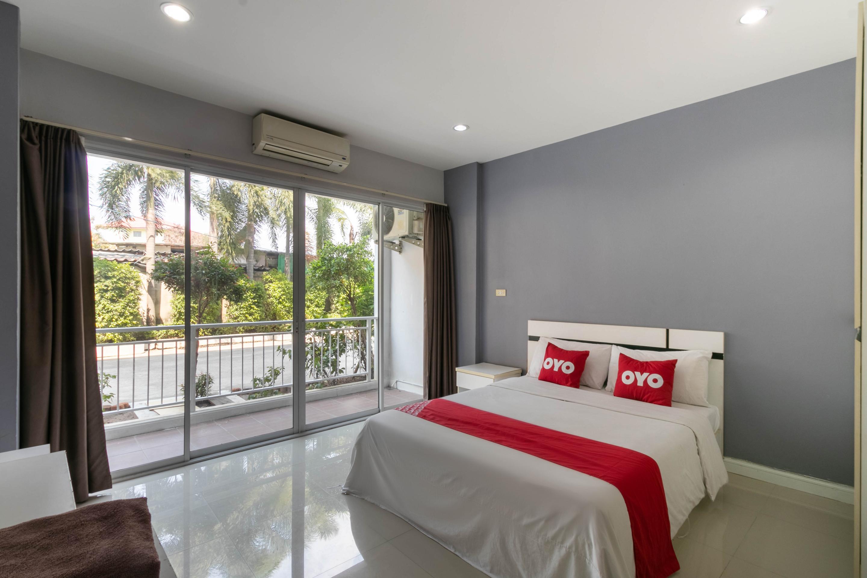 Oyo 75389 Pandora House Hotel Pattaya Eksteriør billede