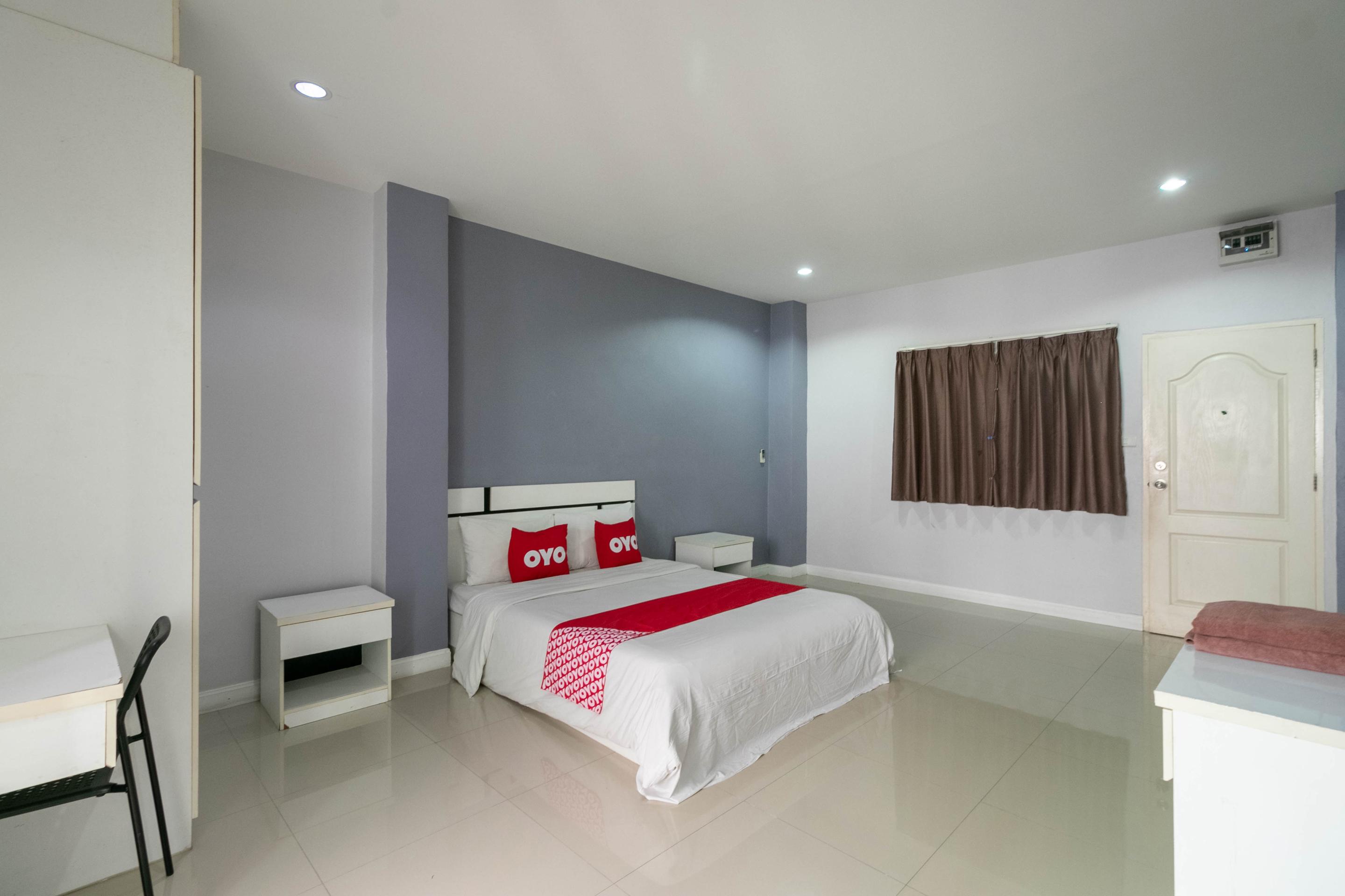 Oyo 75389 Pandora House Hotel Pattaya Eksteriør billede