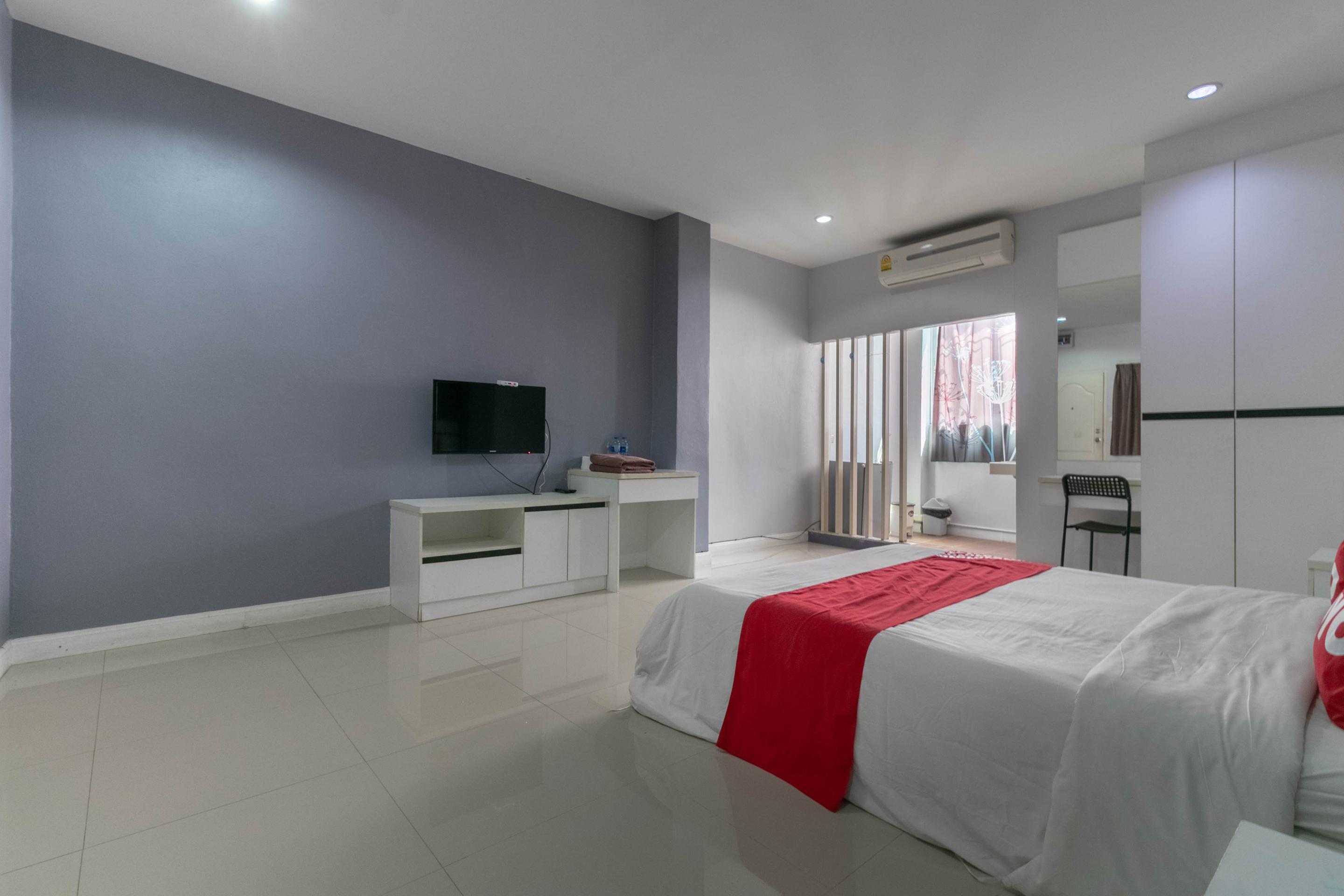 Oyo 75389 Pandora House Hotel Pattaya Eksteriør billede
