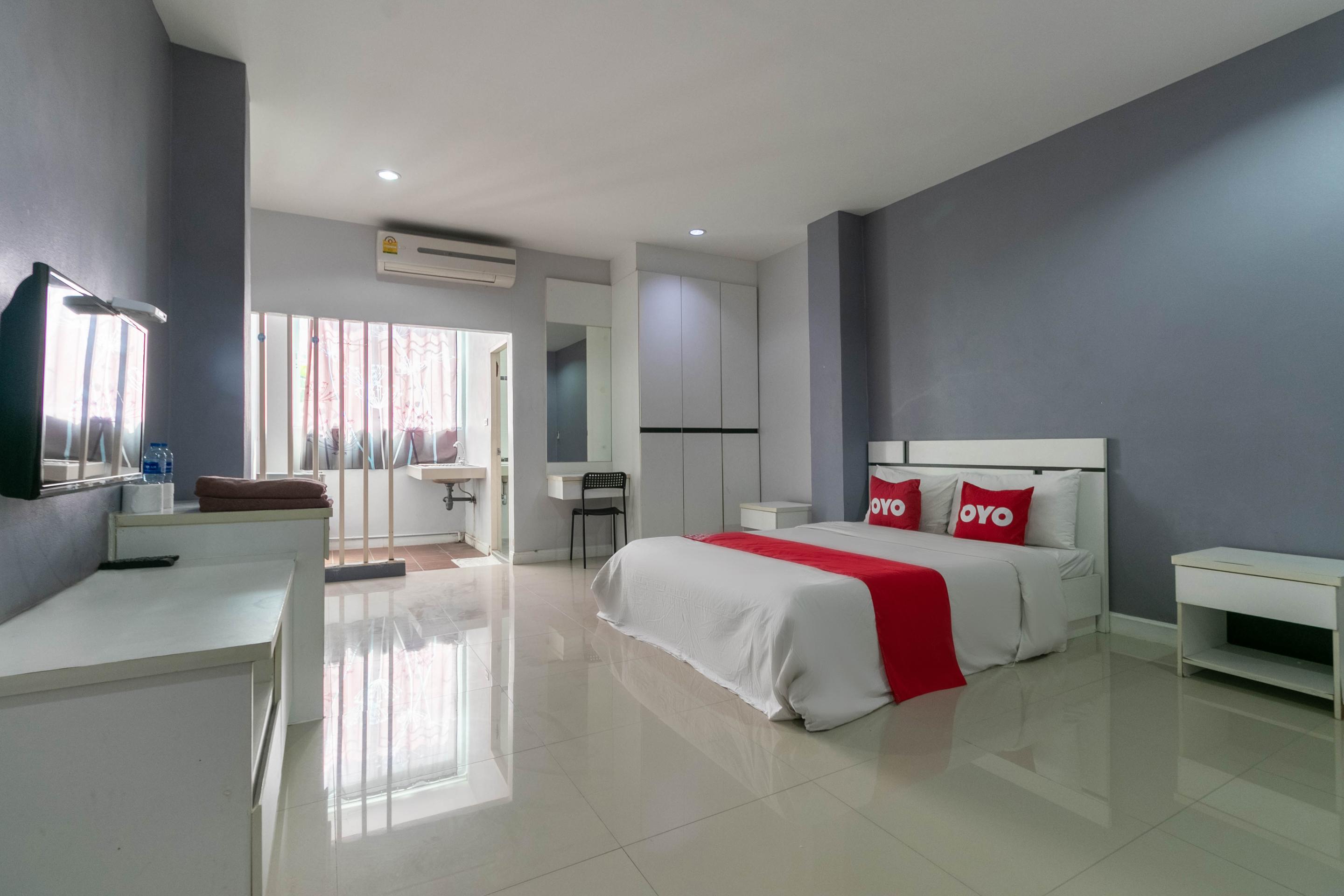 Oyo 75389 Pandora House Hotel Pattaya Eksteriør billede