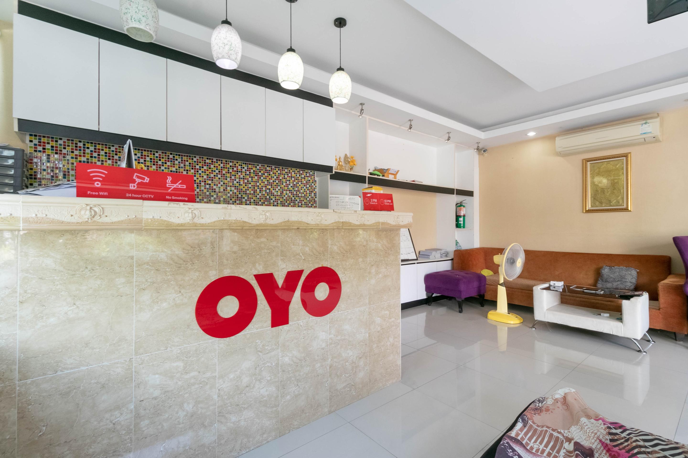 Oyo 75389 Pandora House Hotel Pattaya Eksteriør billede