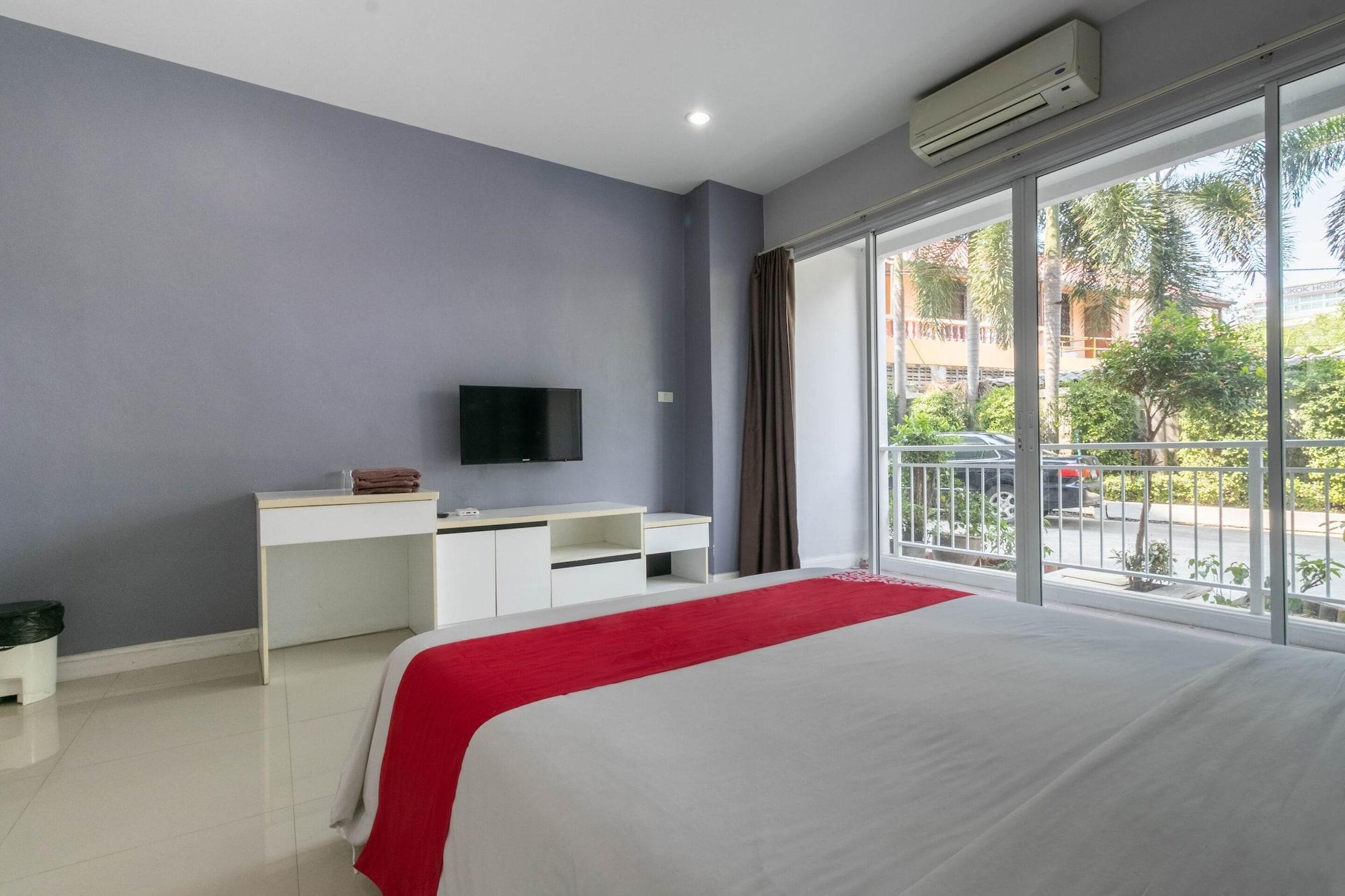 Oyo 75389 Pandora House Hotel Pattaya Eksteriør billede