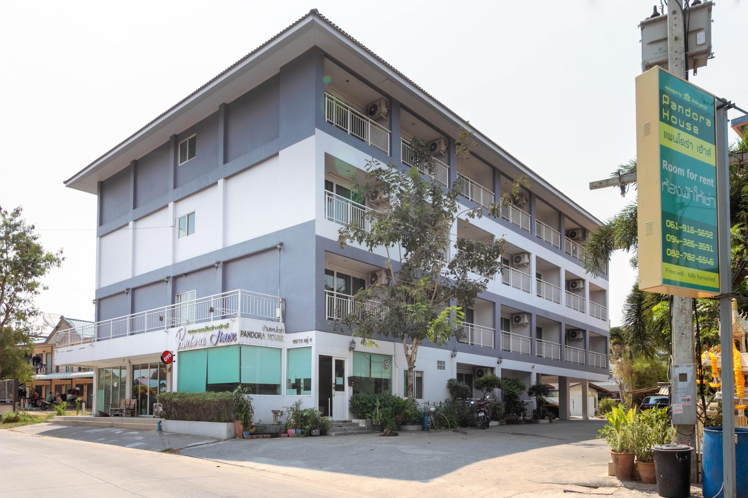 Oyo 75389 Pandora House Hotel Pattaya Eksteriør billede