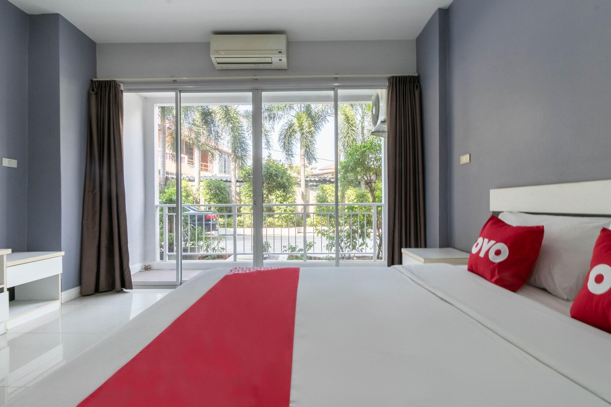 Oyo 75389 Pandora House Hotel Pattaya Eksteriør billede