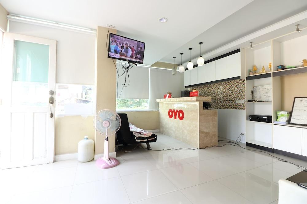 Oyo 75389 Pandora House Hotel Pattaya Eksteriør billede