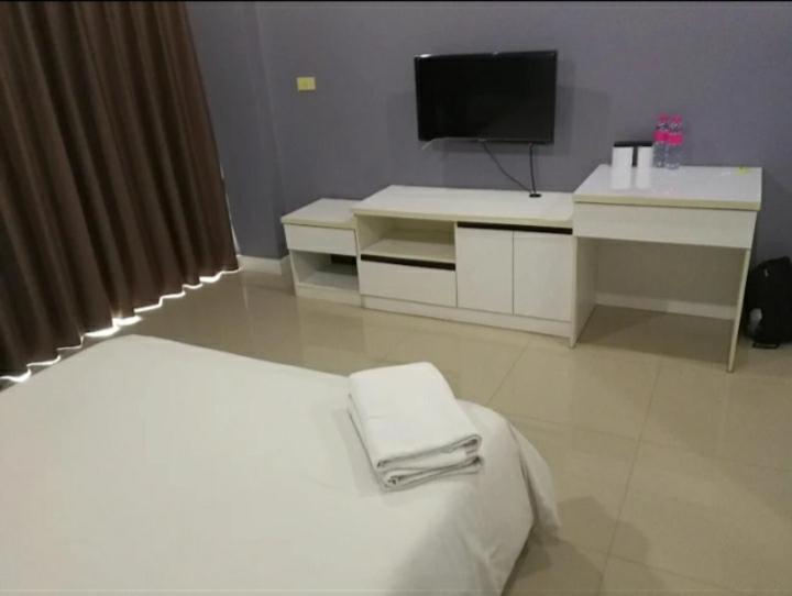 Oyo 75389 Pandora House Hotel Pattaya Eksteriør billede