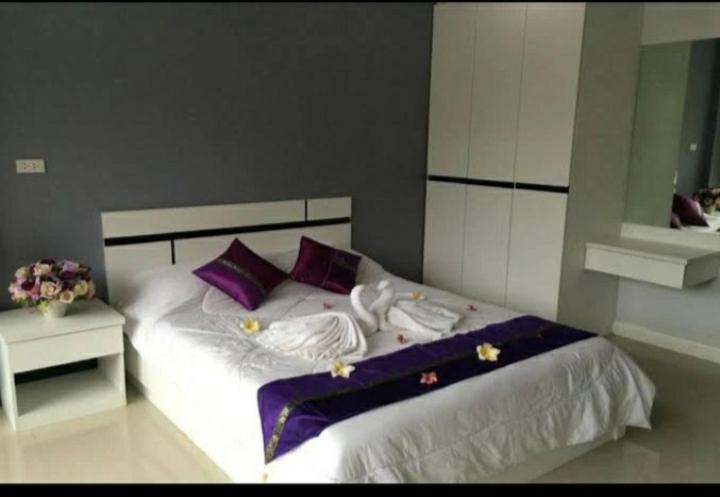 Oyo 75389 Pandora House Hotel Pattaya Eksteriør billede