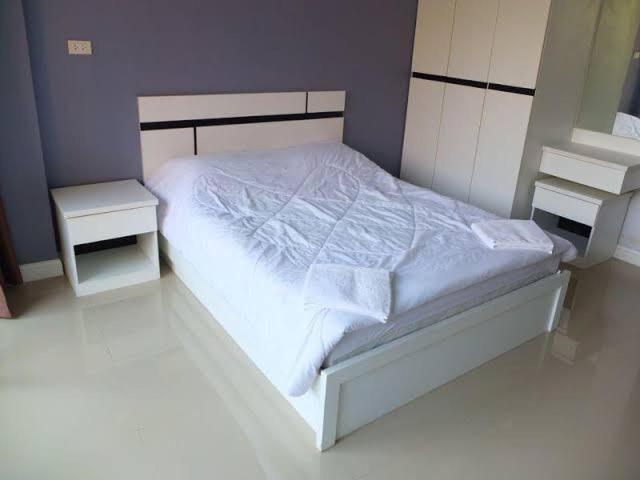Oyo 75389 Pandora House Hotel Pattaya Eksteriør billede
