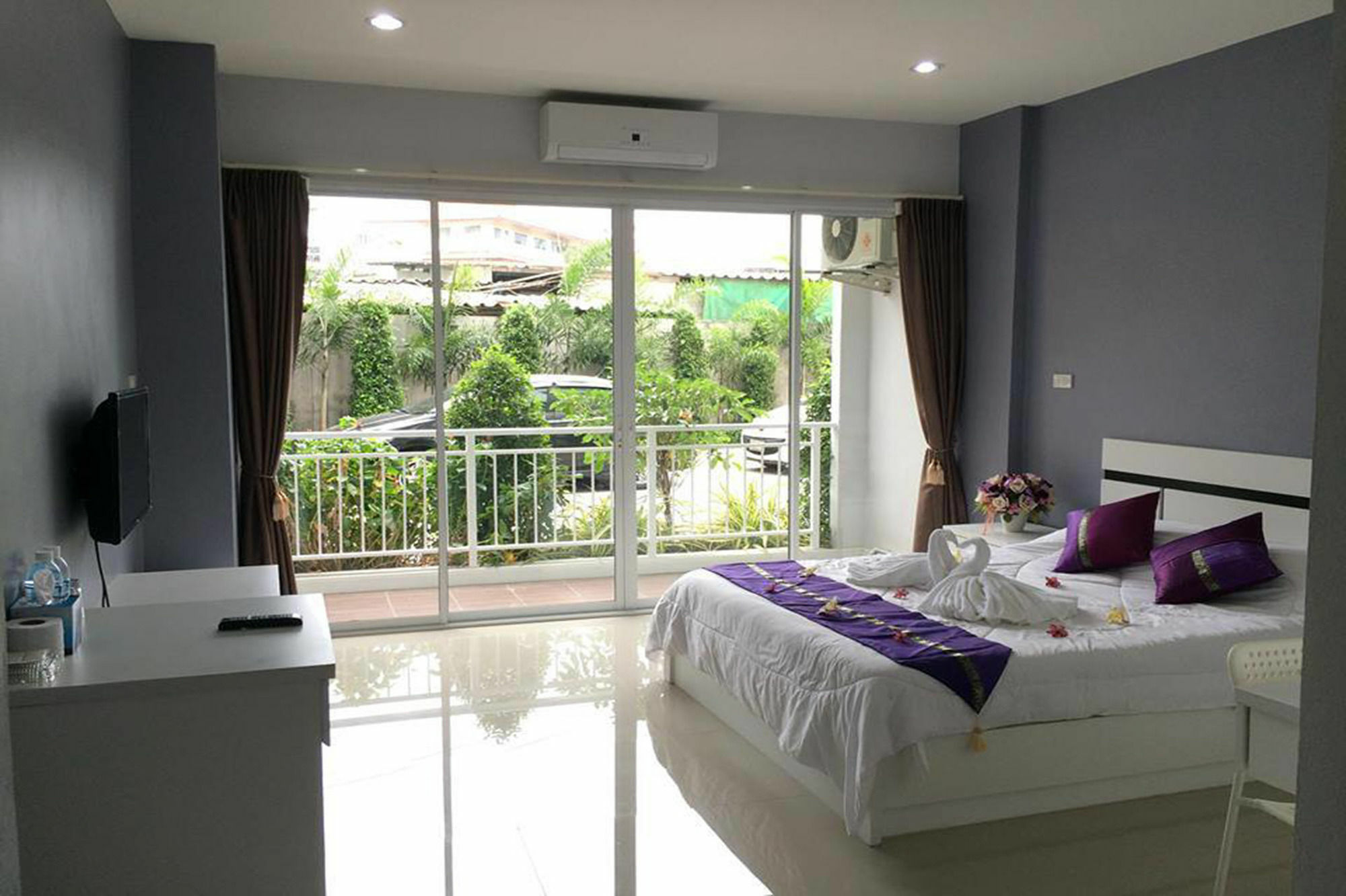 Oyo 75389 Pandora House Hotel Pattaya Eksteriør billede
