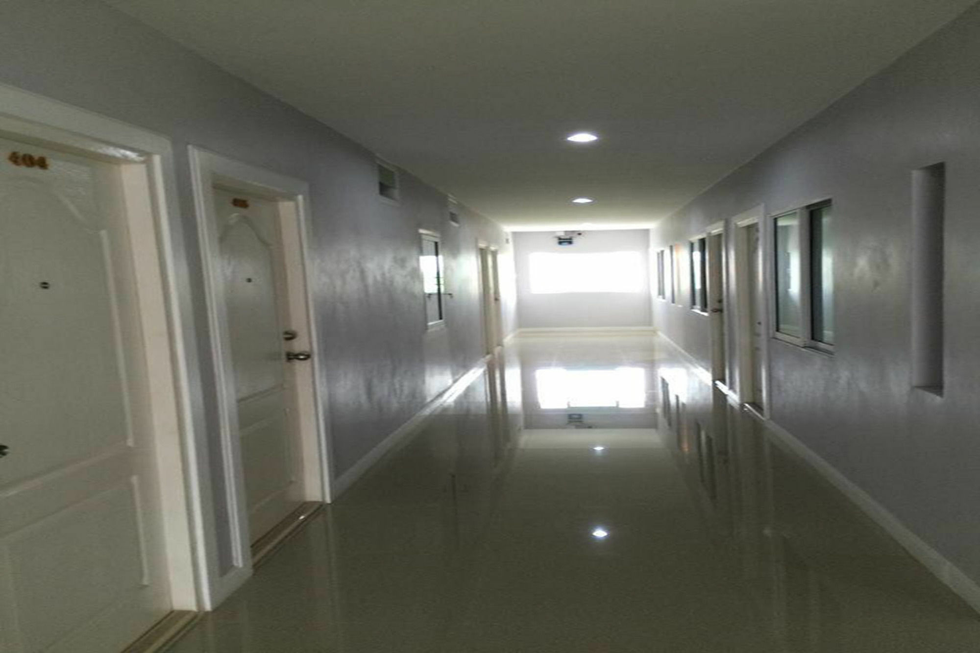 Oyo 75389 Pandora House Hotel Pattaya Eksteriør billede